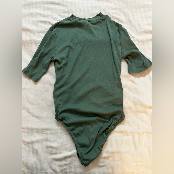 H&M Bodysuit - Picture 3 of 6